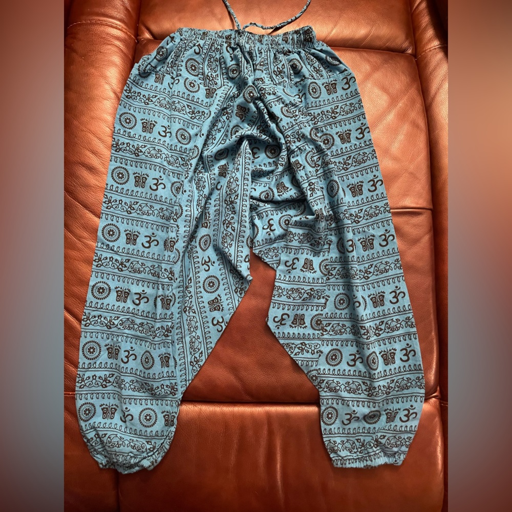 Yoga pants size medium in blue
